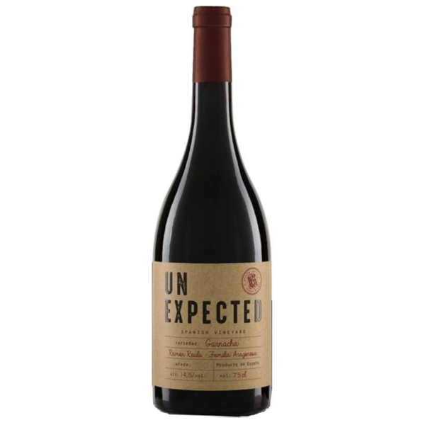 En flaske Unexpected Red Garnacha Organic på en hvid baggrund