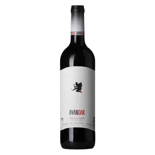 En flaske AVAN Oak Ribera del Duero på en hvid baggrund