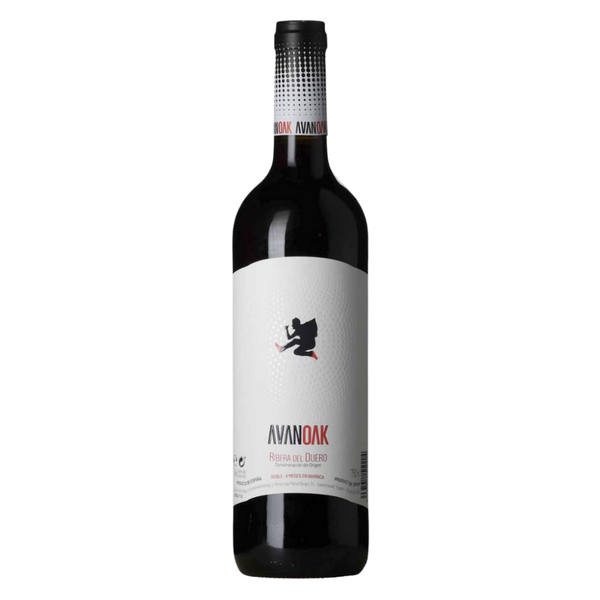 En flaske AVAN Oak Ribera del Duero på en hvid baggrund