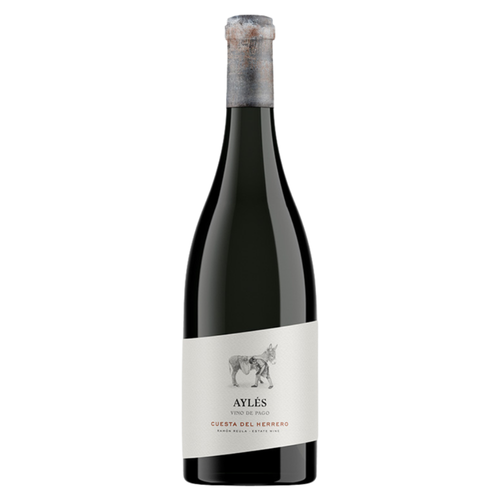 En flaske Aylés Cuesta del Herrero Vino de Pago på en hvid baggrund