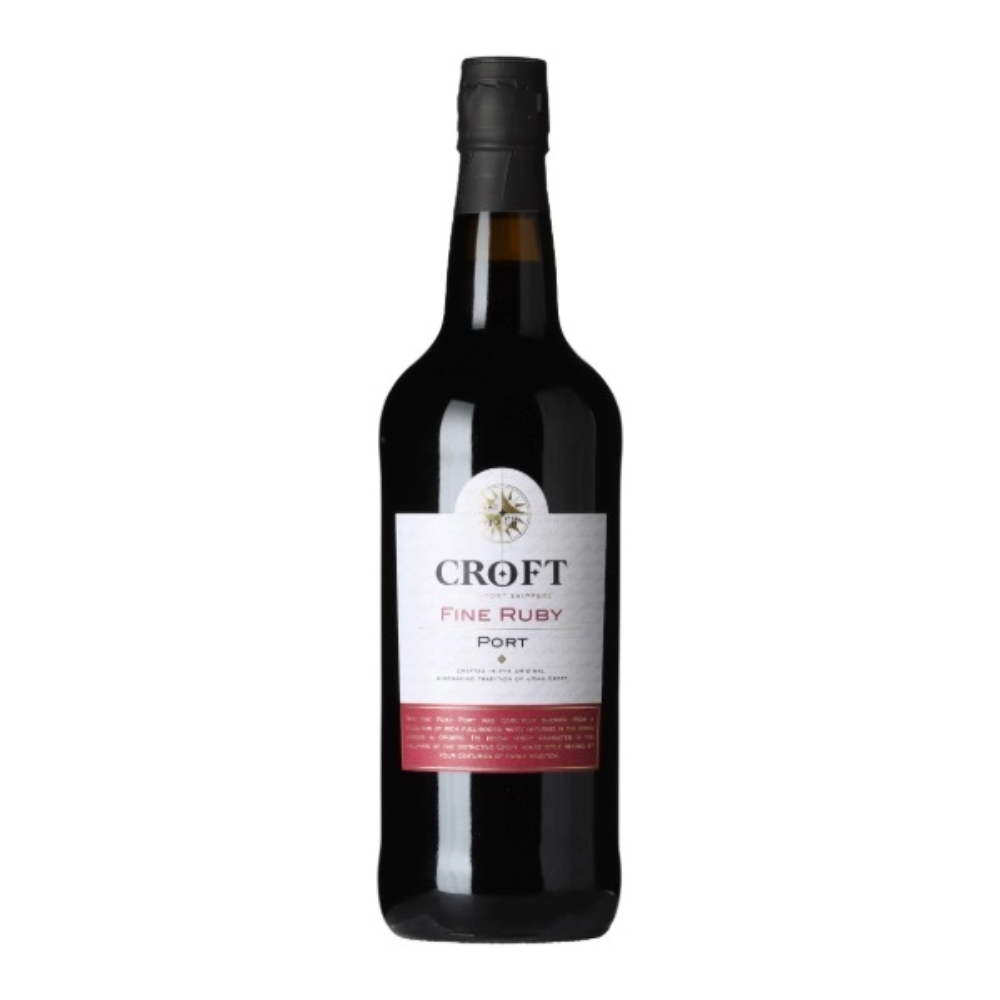 en flaske Croft Fine Ruby Port på en hvid baggrund