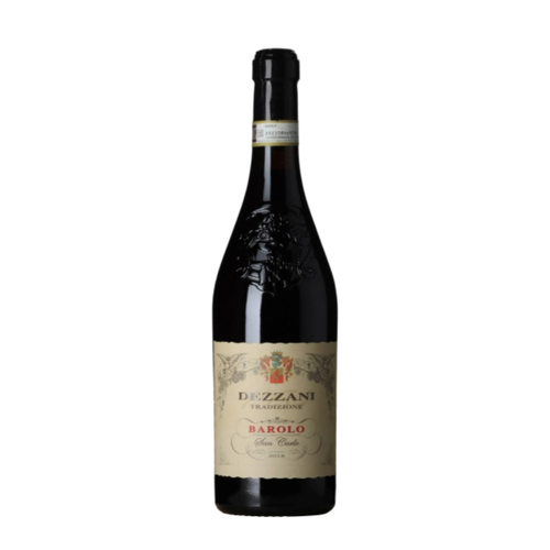en flaske Dezzani Barolo San Carlo DOCG på en hvid baggrund