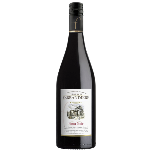 En flaske Ferrandière Pinot Noir på en hvid baggrund